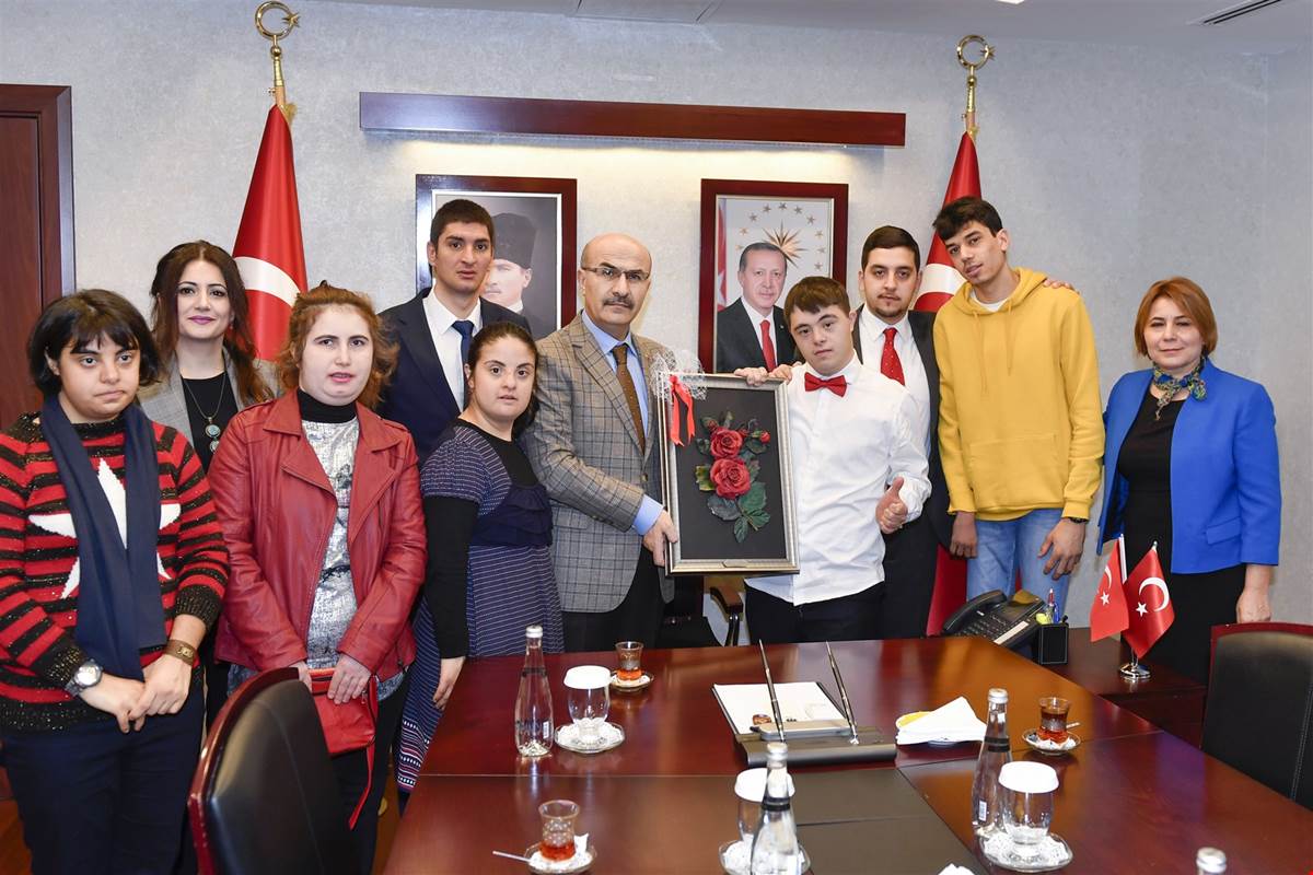 Engelli öğrencilerden Vali Demirtaş'a ziyaret