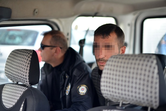 Bankayı soymaya kalktı, ceza evini boyladı