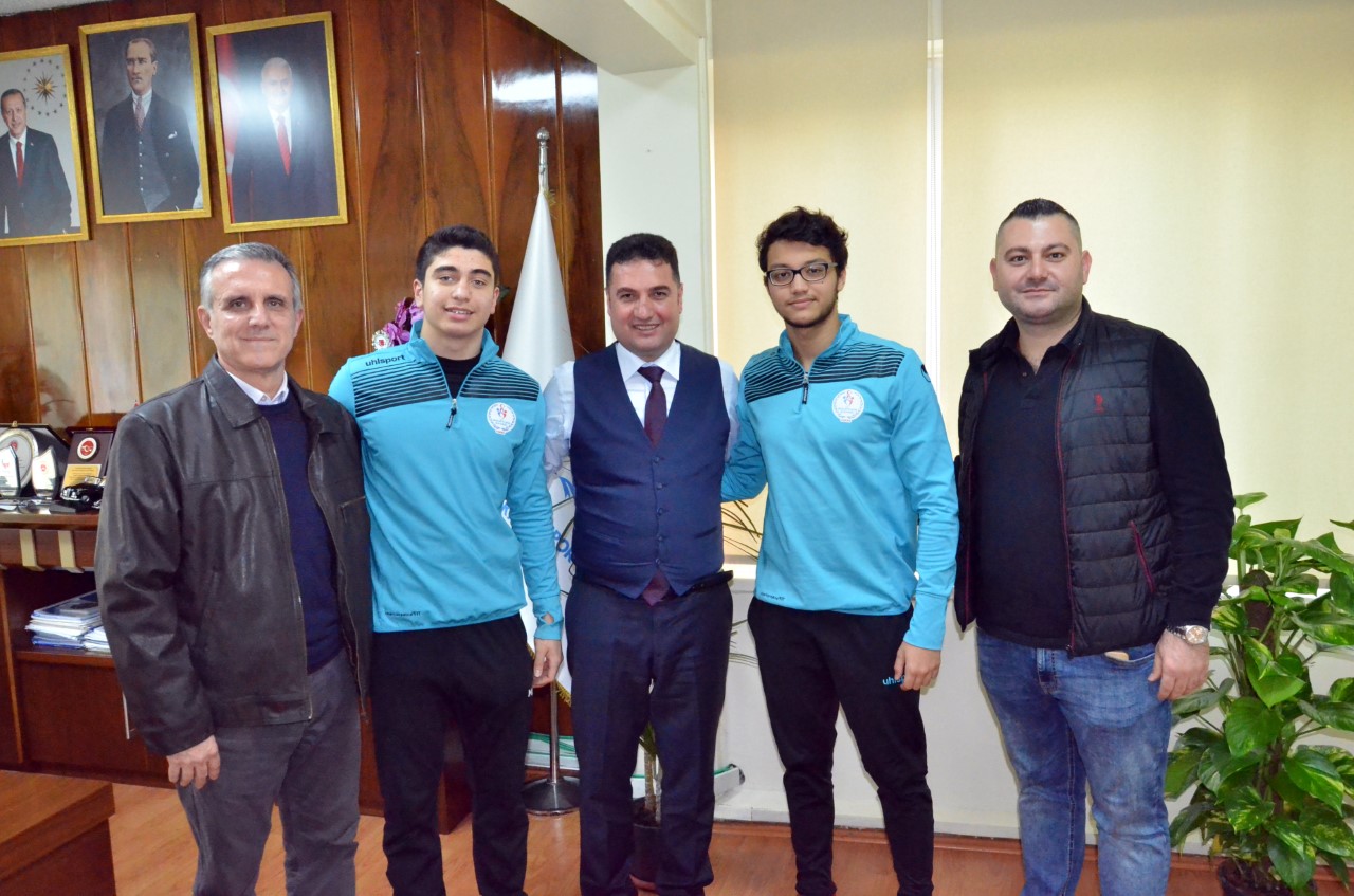 TOHM Yüzme Sporcularından Ataşbak'a Ziyaret
