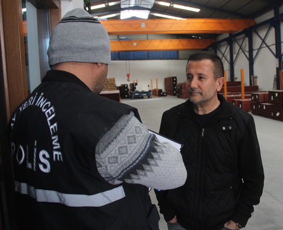 Kocasının iş yerini yaktı