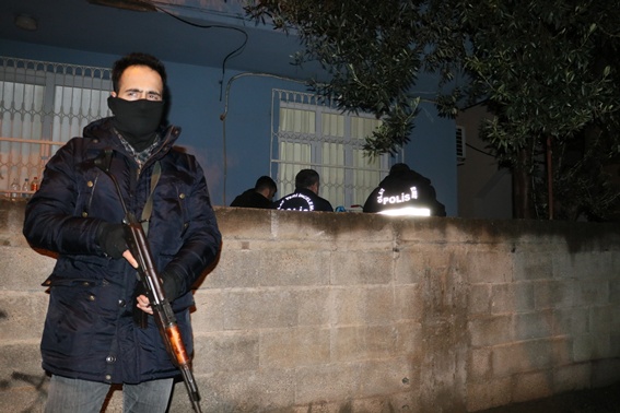 Gece yarısı müstakil eve EYP’li saldırı