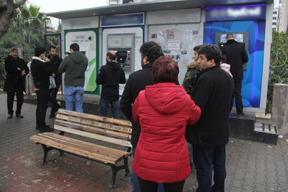 ATM dolandırıcılarının oyununu banka görevlisi bozdu