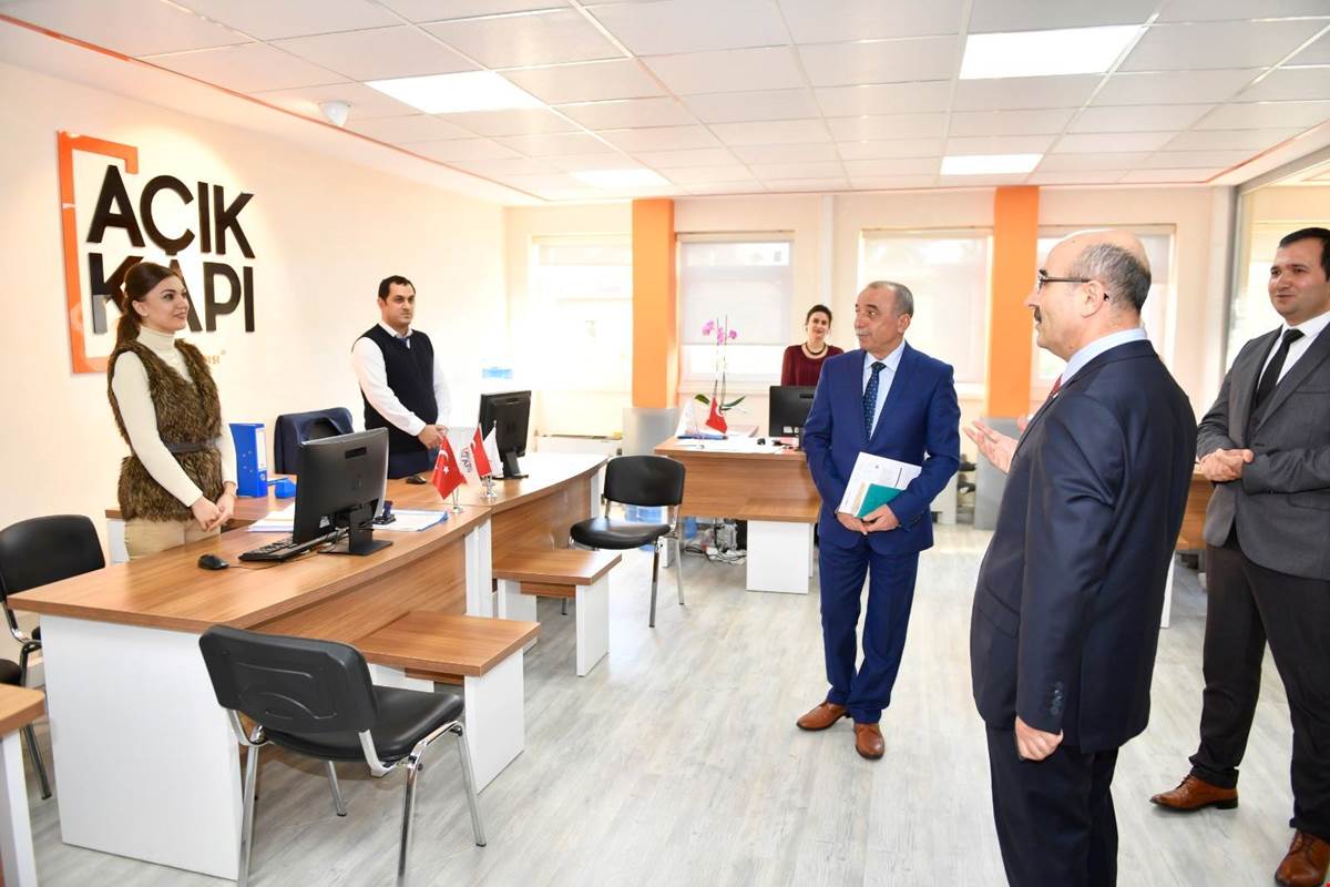 Demirtaş, ''Valilik Açık Kapı Birimi'nde''