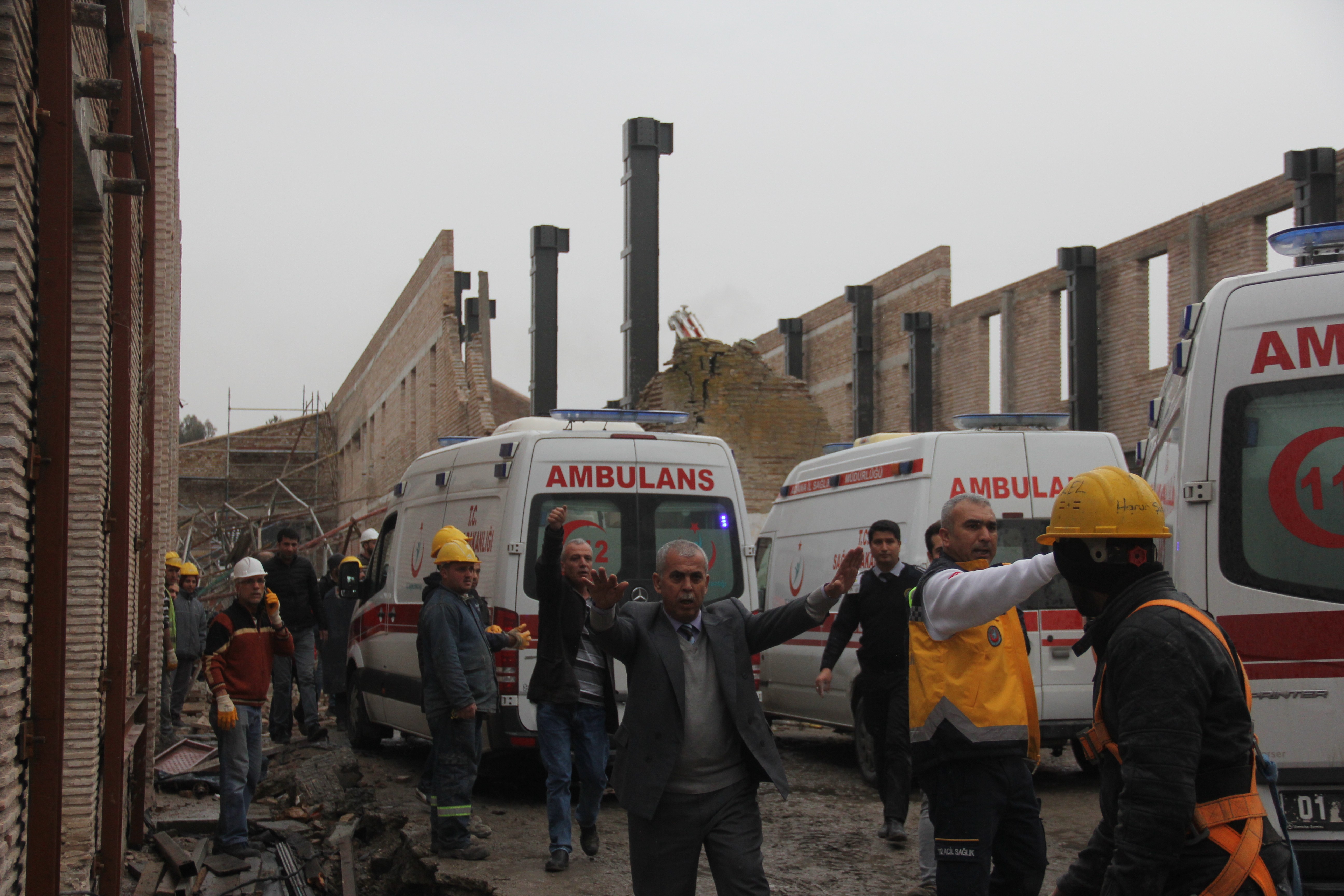 Müze inşaatında duvar çöktü: 7 yaralı