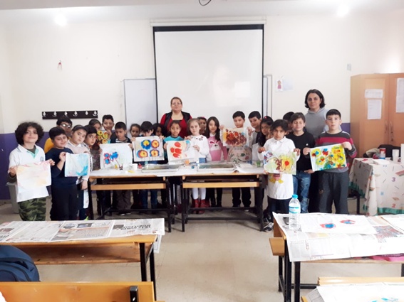 Minik öğrenciler Ebru sanatı ile tanıştı