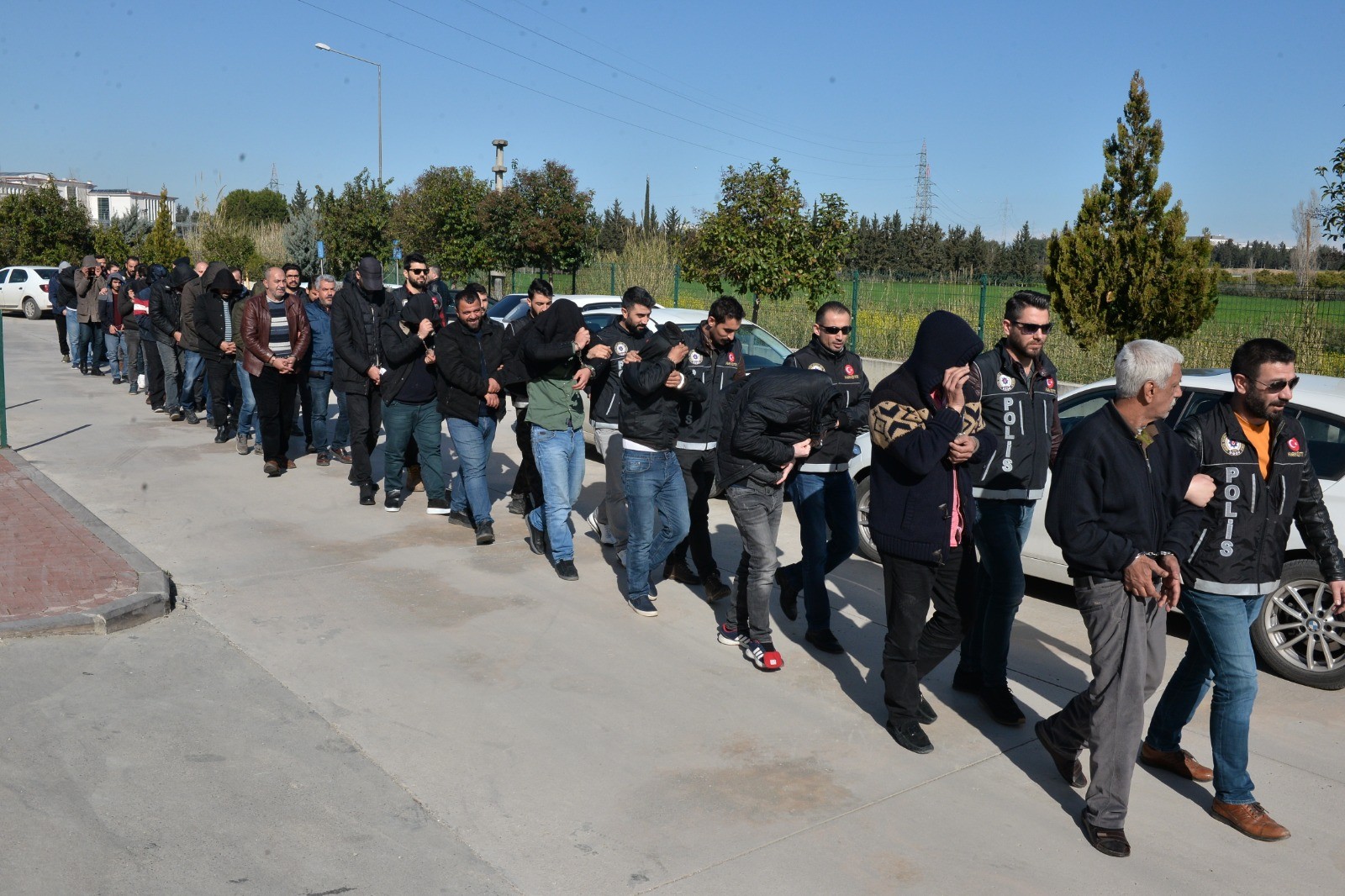 Adana'da 26 torbacı tutuklandı