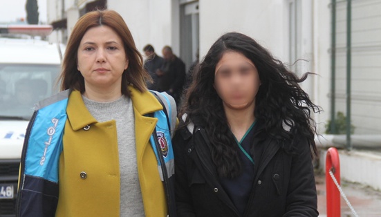 Acilde liseli kızdan neşterli dehşet