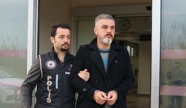 Polislikten ihraç edilen şahıs FETÖ'den gözaltına alındı
