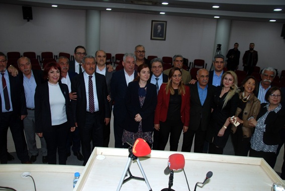 Seyhan Belediye Meclisi üyeleri son oturumda helalleşti