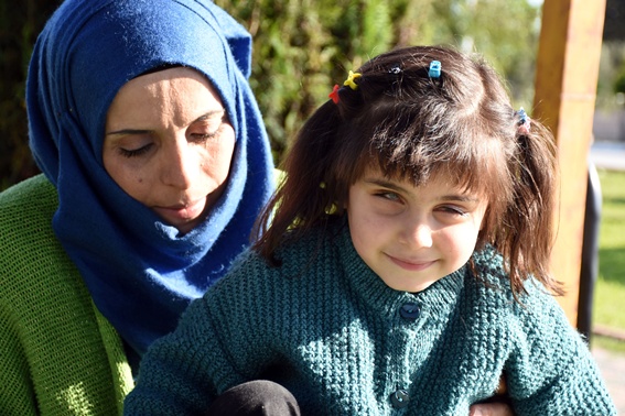 Suriye'de kör oldu Türkiye'de iyileşti