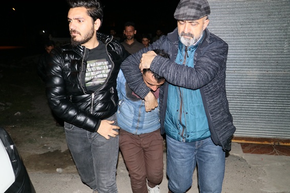 Hırsızı ev sahibi yakaladı