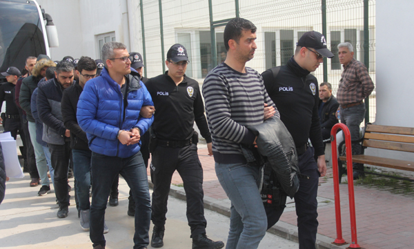 FETÖ'den adliyeye sevk edildi, FETÖ'ye küfretti