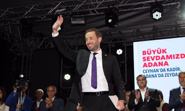 Ceyhan Belediye Başkanı Kadir Aydar oldu
