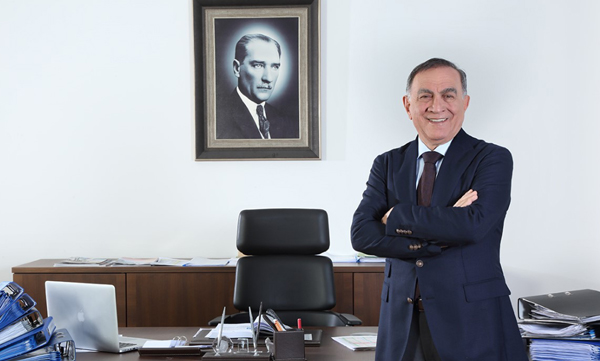 Seyhan Belediye Başkanı Akif Kemal Akay oldu