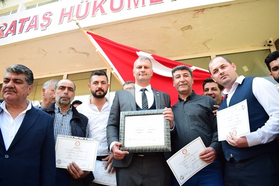 Karataş'ta Topuz mazbatayı aldı