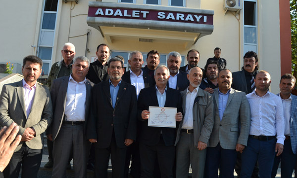 Kazım Özgan mazbatasını aldı