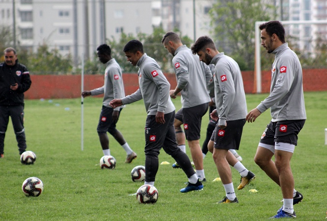 KAPLAN GAZİ'Yİ GÖZÜNE KESTİRDİ