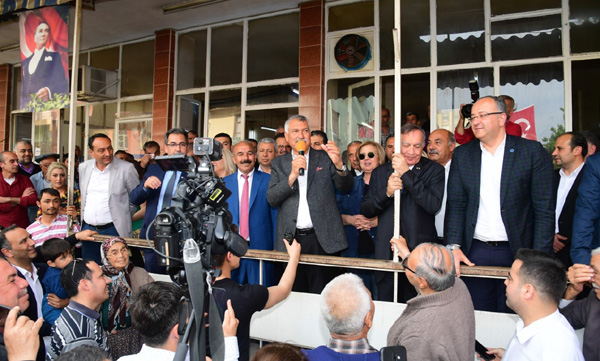 Karalar, ''Siyaset değil, hizmet yapacağız''