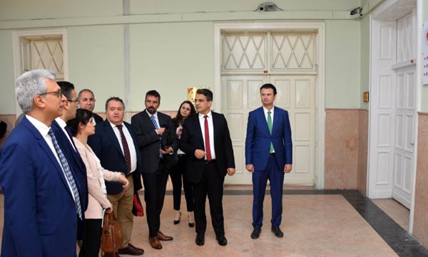 Her mağdura bir uzman