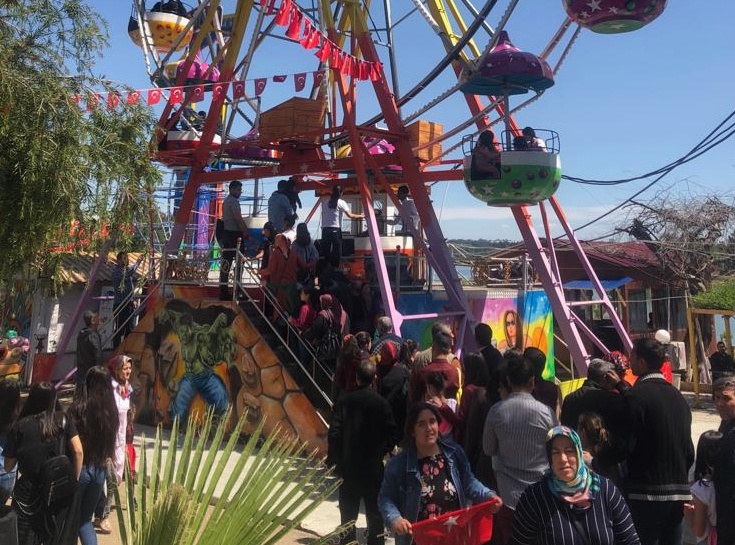 Lunapark 23 Nisan'da cıvıl cıvıl