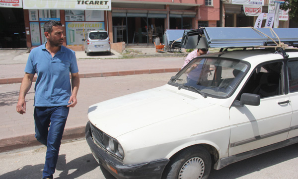 Camı açık bıraktı, biriktirdiği 110 bin lirayı çaldırdı