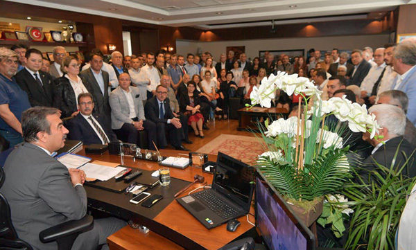 İYİ Parti’lilerden Soner Çetin’e büyük ilgi