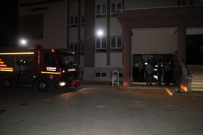 Adana’da ilkokulda korkutan yangın
