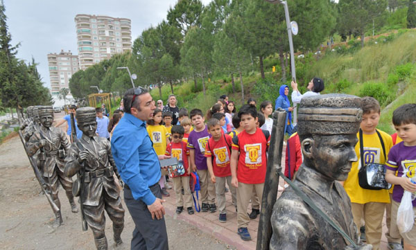 Çanakkale ve Adana Şehitleri Parkı dolup taşıyor