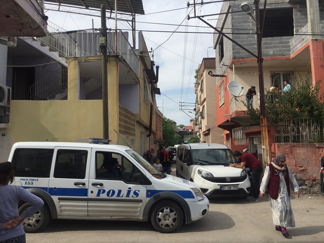 Evde başından vurulmuş halde bulundu