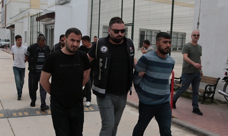 Çocuklara uyuşturucu sattırıyorlardı