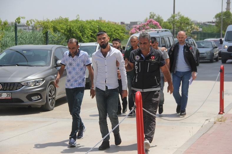 Adana'da uyuşturucu operasyonu: 15 gözaltı