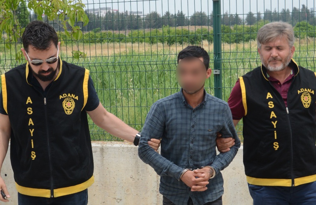 Eski eşinin kocasının otomobilini yakmaya kalktı