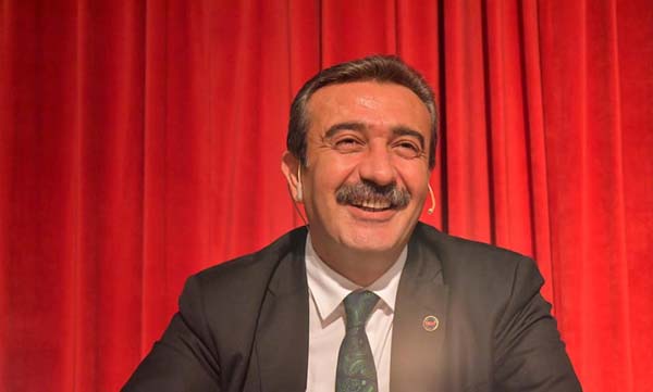 Soner Çetin, “Türkiye için el ele vermeliyiz”