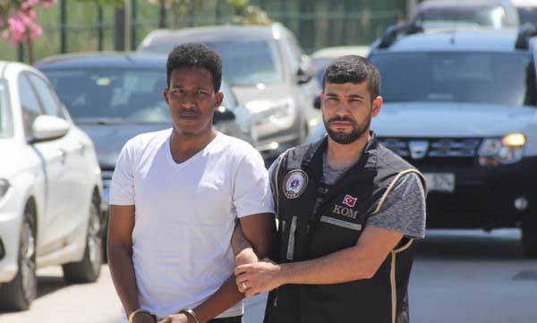 FETÖ'nün 'Afrikalı öğrenciler sorumlusu' sınır dışı edildi