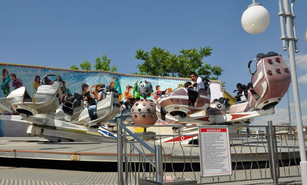 Lunapark Eğlence Tesisleri Bayrama Hazırlanıyor