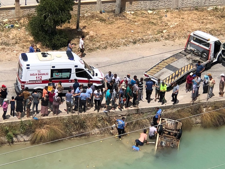 Sulama kanalında can pazarı