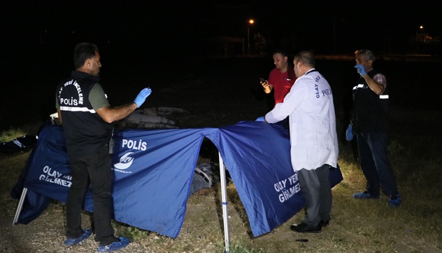 Yol kenarında erkek cesedi