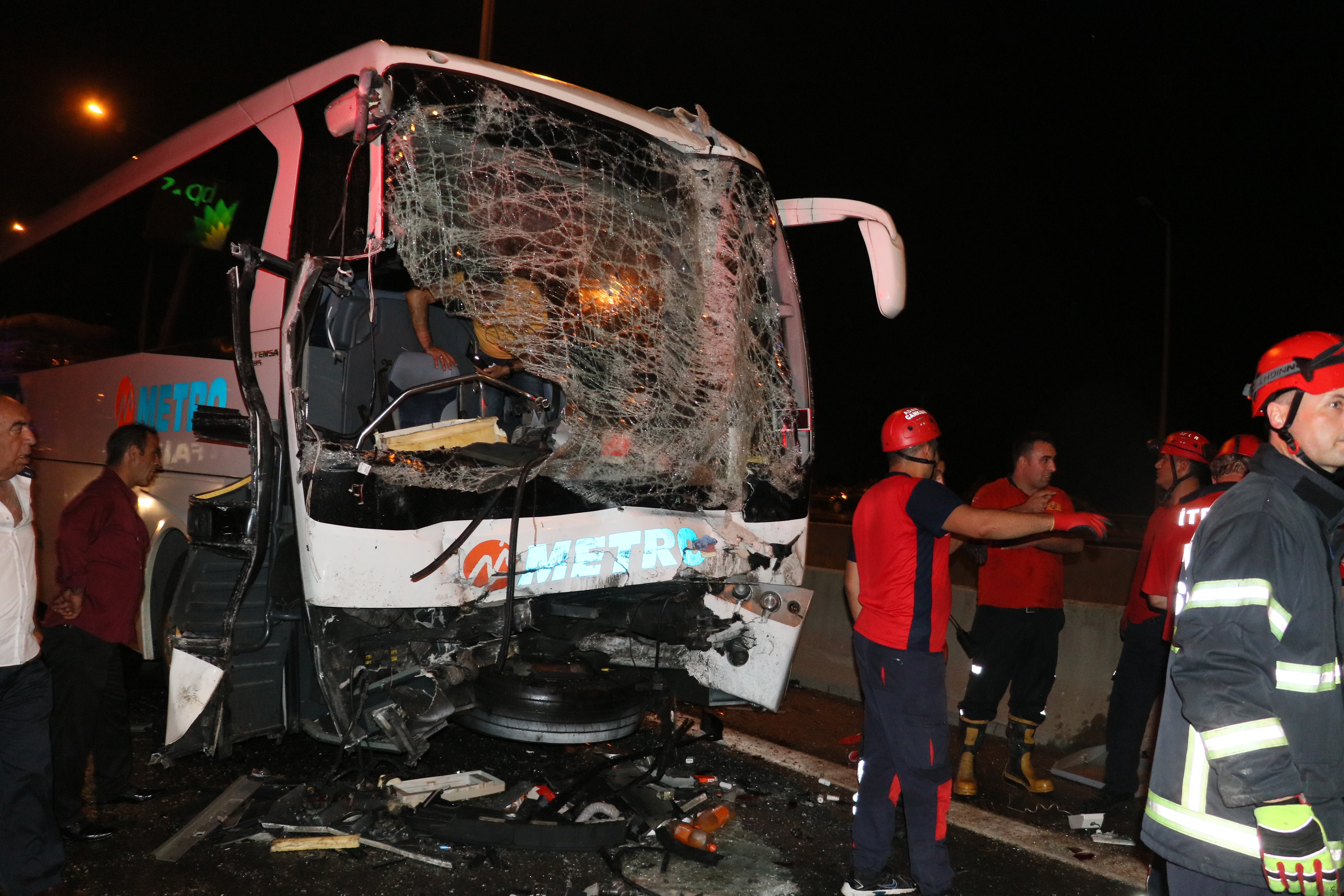 Adana'da can pazarı: 20 yaralı
