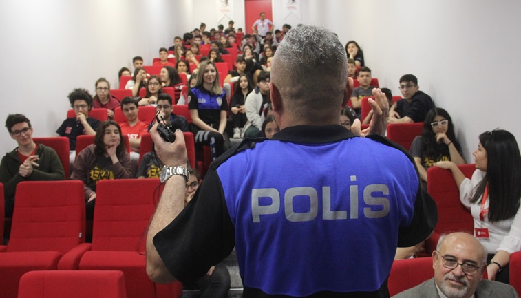 Polisten çocuklara uyarı