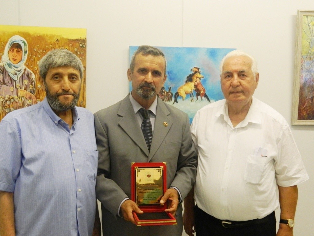 Cumali Karataş’a onursal üyelik ve plaket verildi
