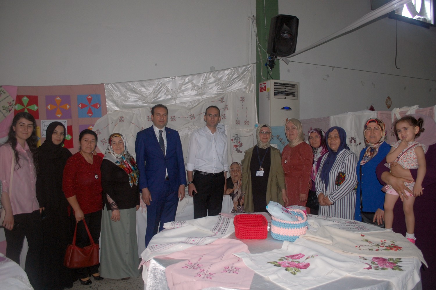 El işi göz nurlarını sergilediler