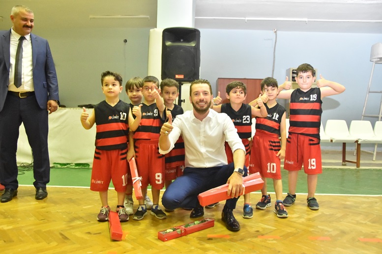 Çocukların başkan amcası