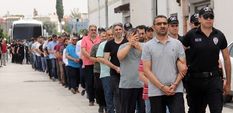 Adana'da FETÖ operasyonunda 8 tutuklama