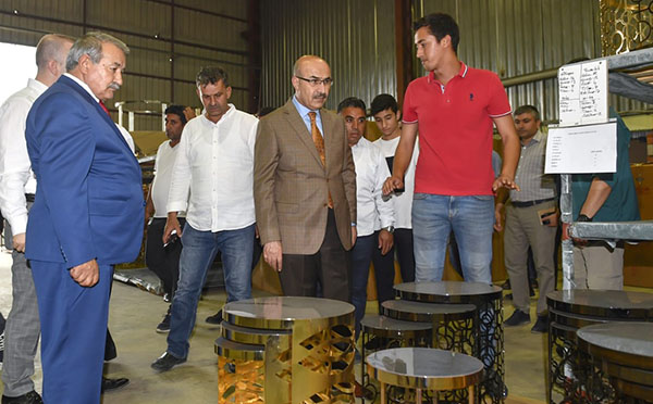 Vali Demirtaş'tan Geri Dönüşümcüler Sitesi'ne ziyaret