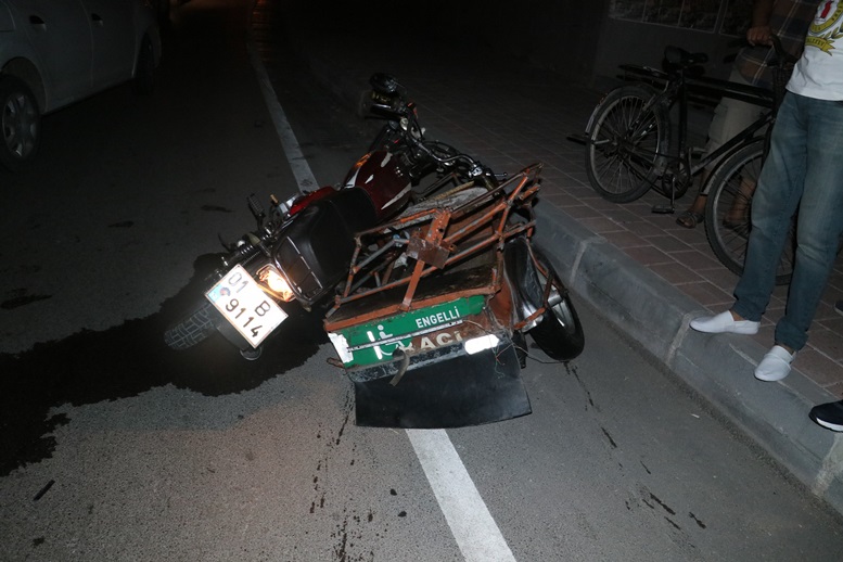 Otomobil engelli motosikletine çarptı: 1 ölü 1 yaralı