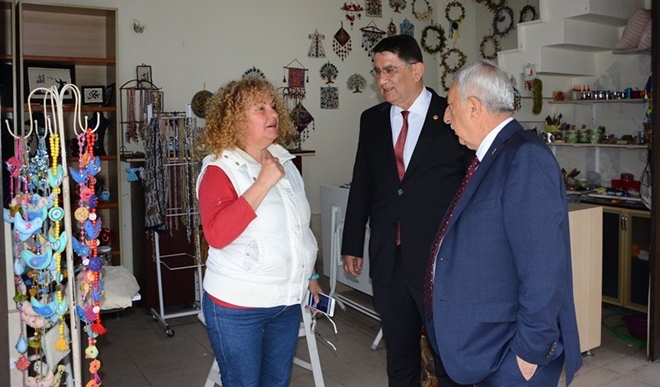 ''Esnafın olduğu caddeler görmeliyiz''