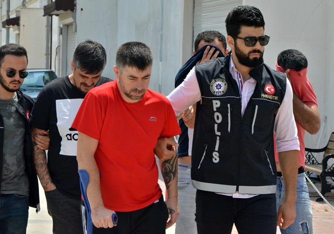 Adana Polisi uyuşturucuya geçit vermiyor