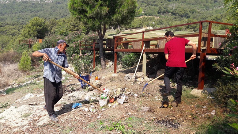 Kozan'da piknik alanlarında temizlik