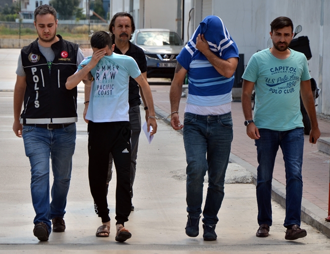 Uyuşturucu satıcıları gözaltına alındı