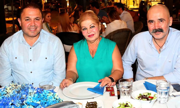 İş kadını Şule Özülkü’den Adana Demirspor’a yemek